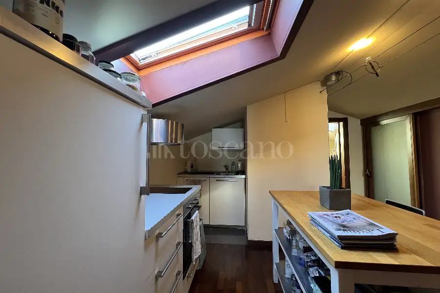 Villa Bifamiliare in vendita di 315 mq a €1.200.000 (rif. 7/2026)