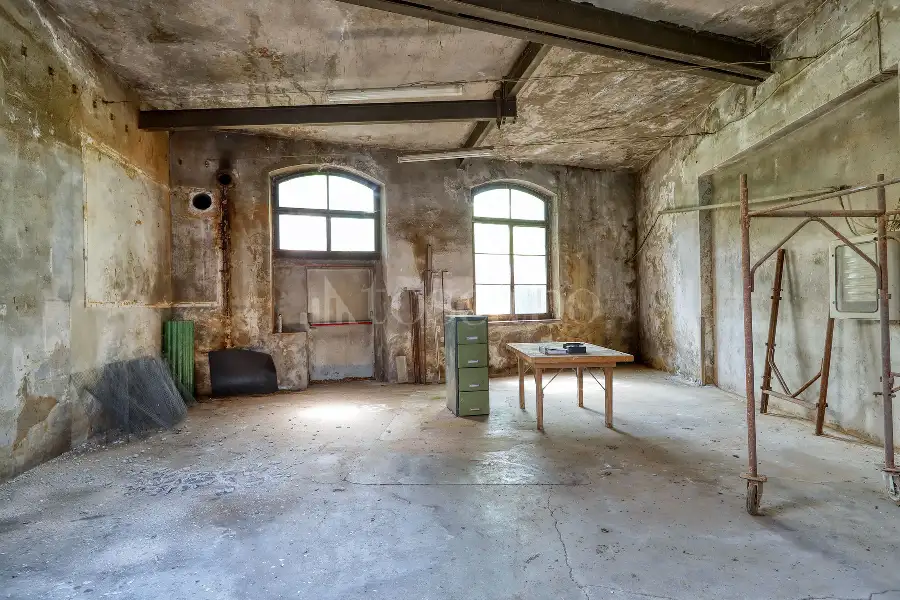 Magazzino in vendita di 580 mq a €120.000 (rif. 151/2026)