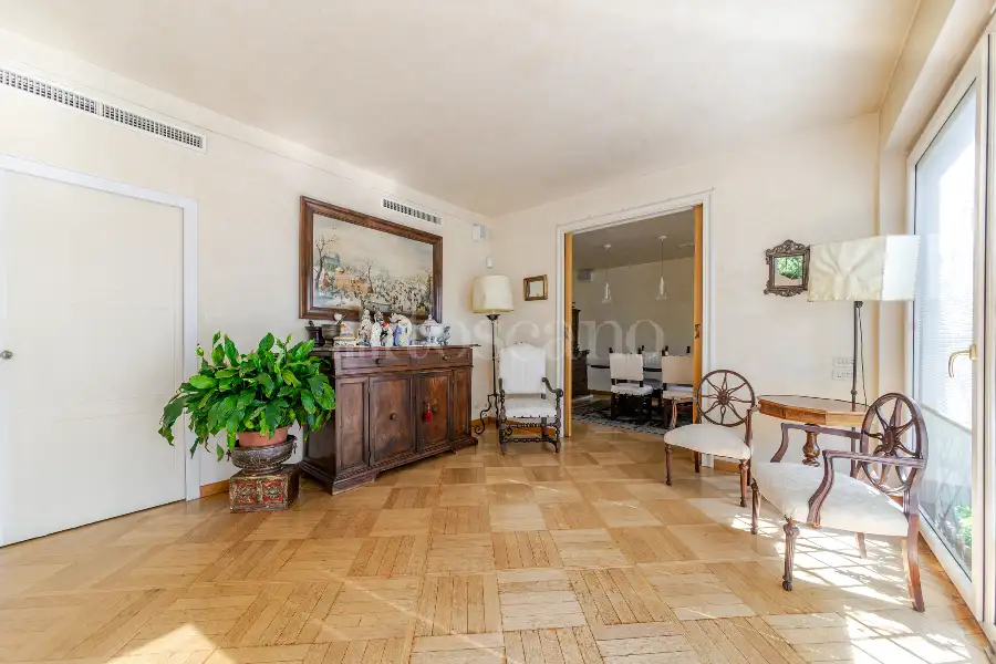 Attico in vendita di 400 mq a €4.350.000 (rif. 10/2026)