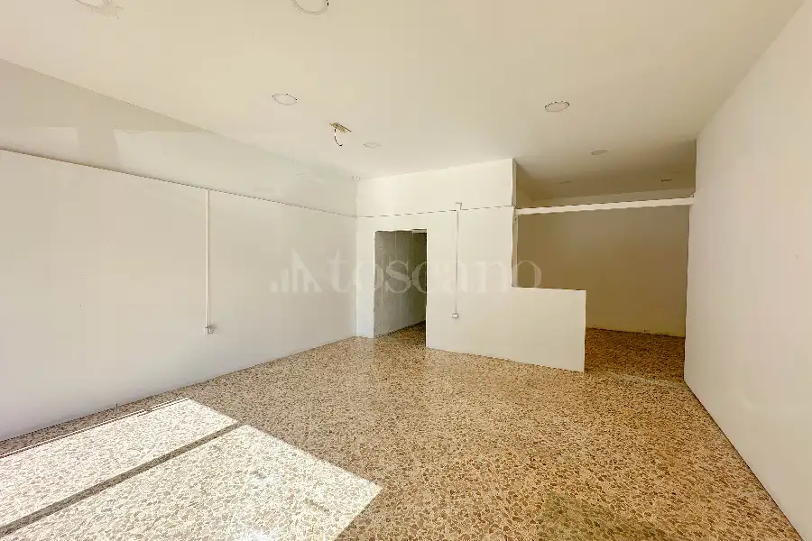 Negozio in vendita di 60 mq a €85.000 (rif. 22/2026)