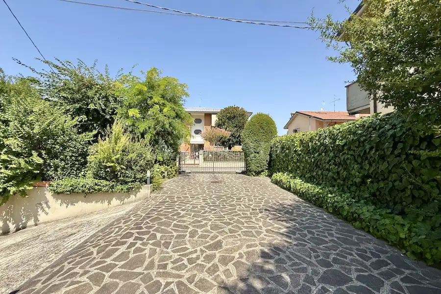 Casa Indipendente in vendita di 200 mq a €490.000 (rif. 31/2026)