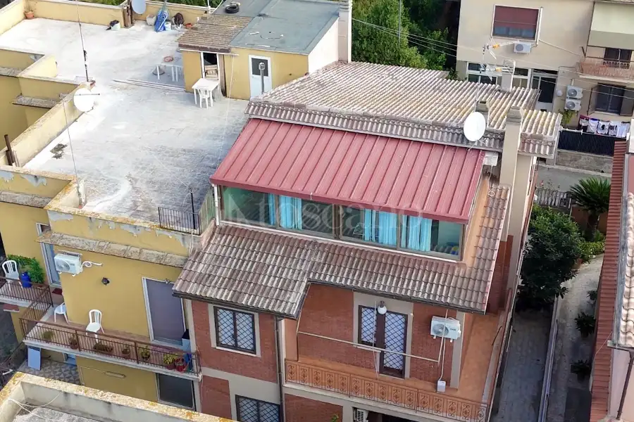 Villa Bifamiliare in vendita di 360 mq a €365.000 (rif. 49/2025)