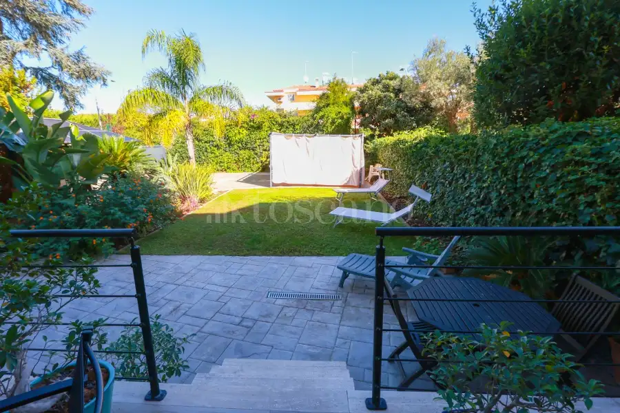 Villa Plurifamiliare in vendita di 210 mq a €675.000 (rif. 62/2026)