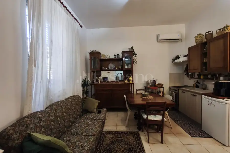 Palazzo in vendita di 1.500 mq a €2.200.000 (rif. 65/2026)