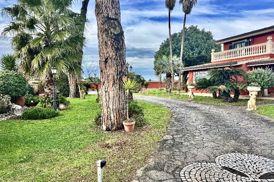 Villa in vendita di 300 mq a €445.000 (rif. 11/2025)