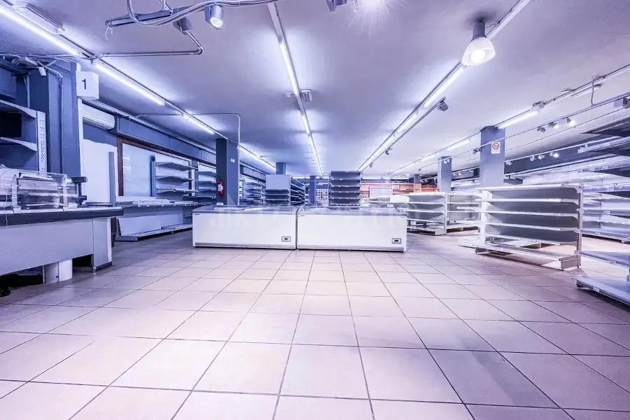 Negozio in vendita di 333 mq a €390.000 (rif. 93/2024)