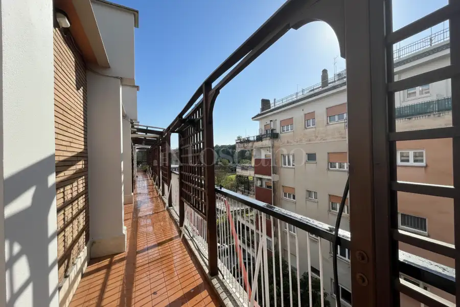 Attico in vendita di 230 mq a €1.400.000 (rif. 1/2026)