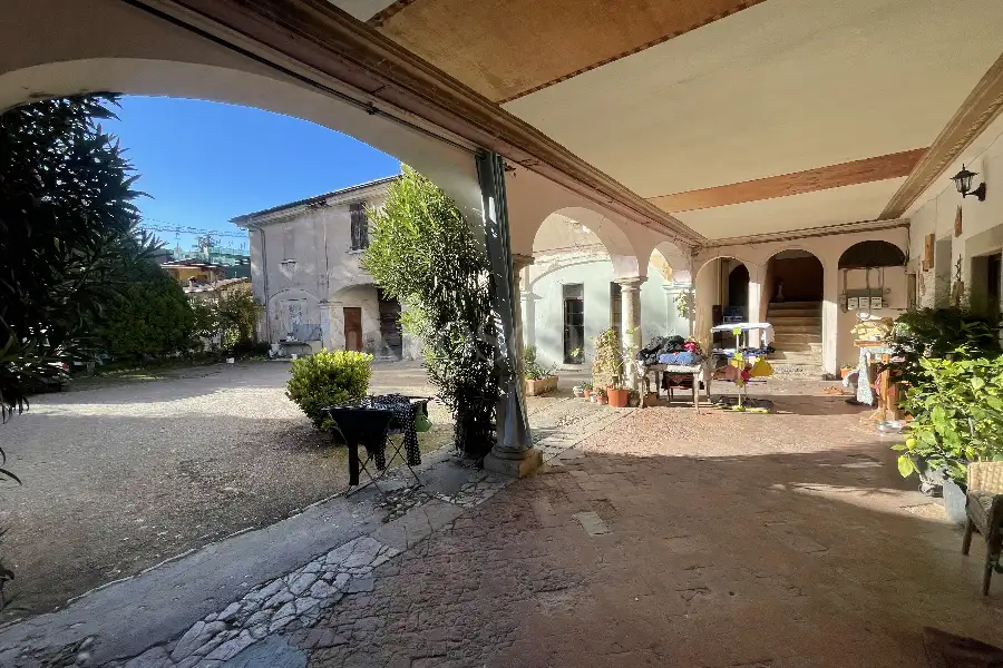 Casale in vendita di 1.300 mq a €560.000 (rif. 65/2023)