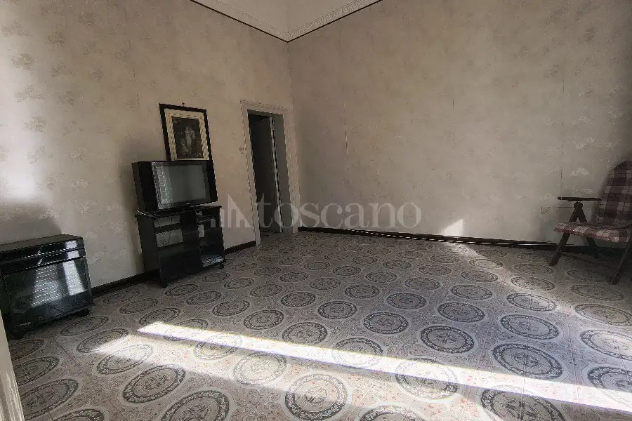 Palazzo in vendita di 585 mq a €338.000 (rif. 51/2026)