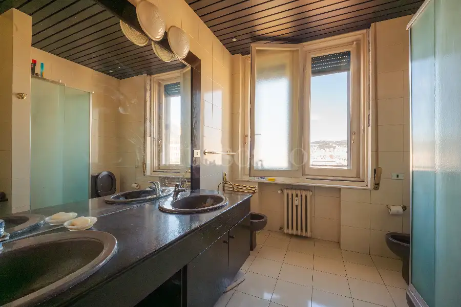 Attico in vendita di 440 mq a €1.650.000 (rif. 17/2026)