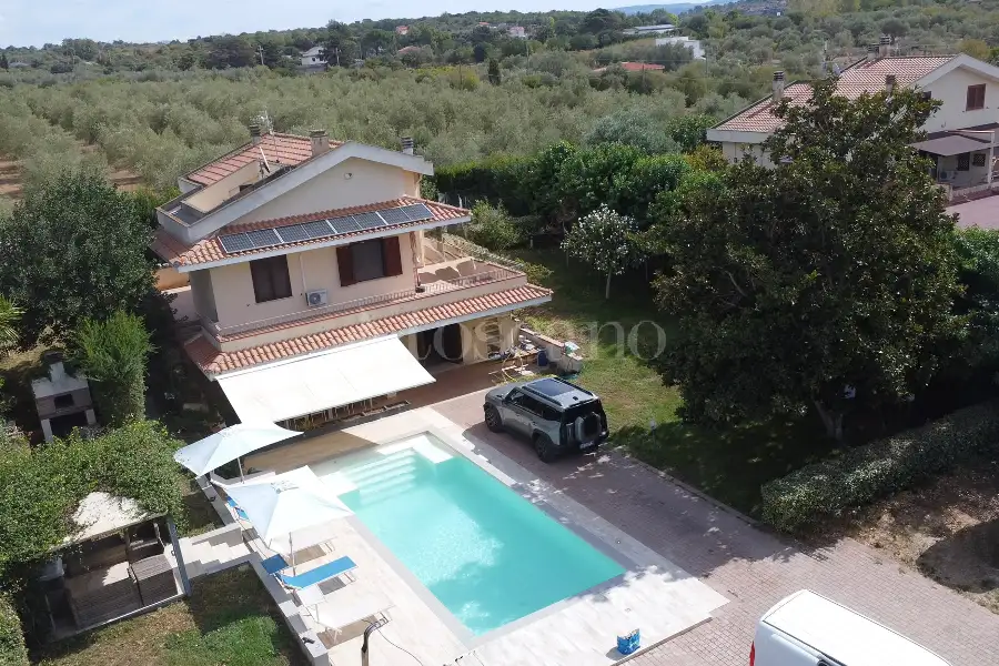 Villa in vendita di 160 mq a €380.000 (rif. 204/2026)