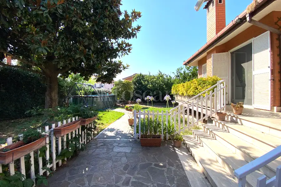 Villa Bifamiliare in vendita di 220 mq a €665.000 (rif. 44/2025)