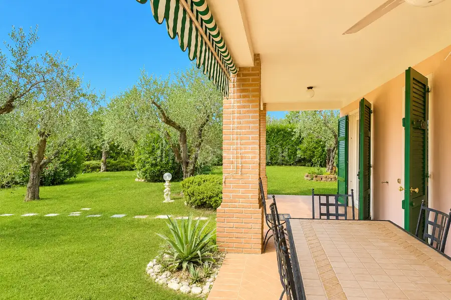 Villa in vendita di 400 mq a €1.200.000 (rif. 24/2026)