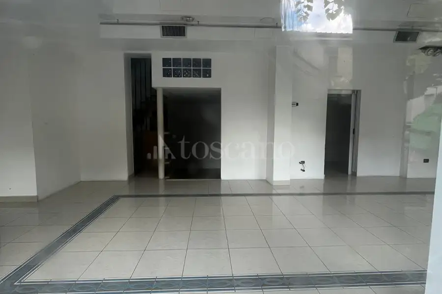 Negozio in affitto di 130 mq a €1.300 (rif. 24/2025)