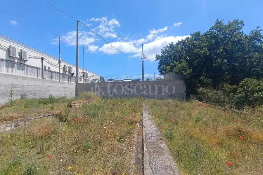 Edificabile Commerciale in vendita di 920 mq a €139.000 (rif. 79/2026)