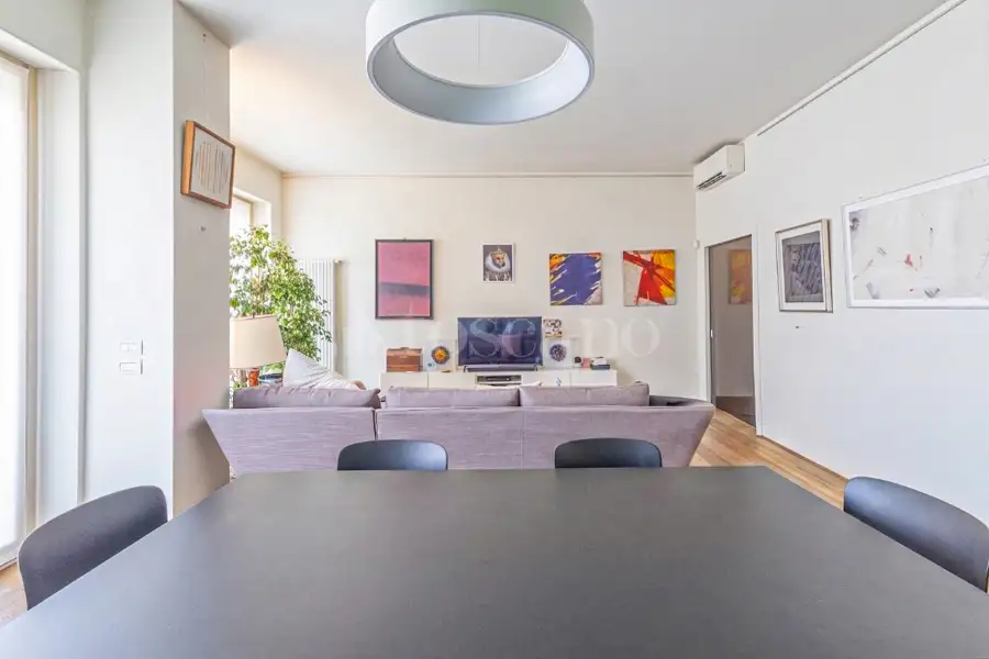 Casa in vendita di 240 mq a €3.290.000 (rif. 106/2026)