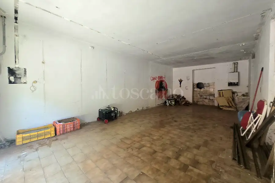 Casa Indipendente in vendita di 350 mq a €163.000 (rif. 30/2025)