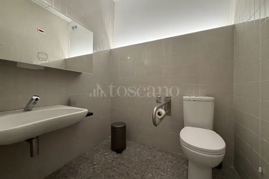 Negozio in vendita di 530 mq a €2.300.000 (rif. 65/2026)