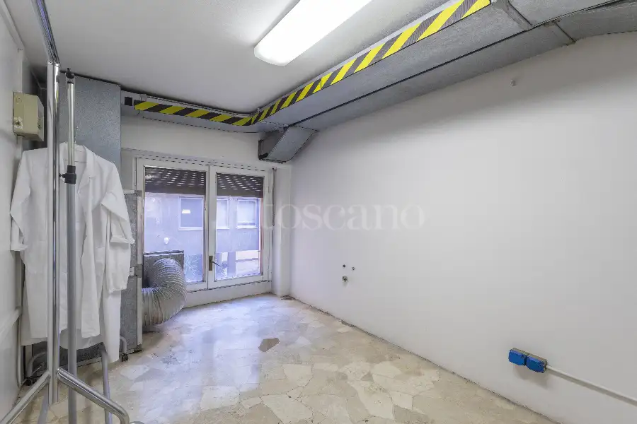 Ufficio in affitto di 255 mq a €6.000 (rif. 138/2025)