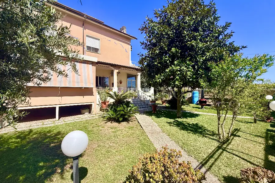 Villa Bifamiliare in vendita di 150 mq a €249.000 (rif. 30/2026)