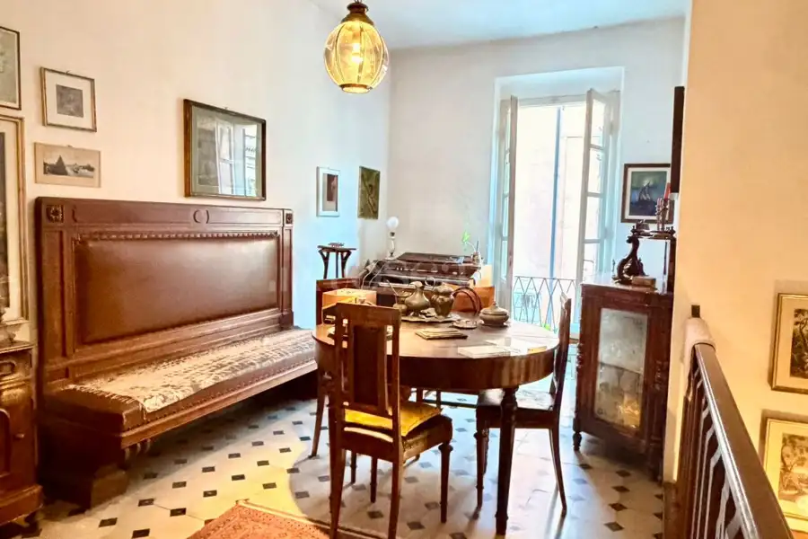 Casa Indipendente in vendita di 149 mq a €750.000 (rif. 3/2026)