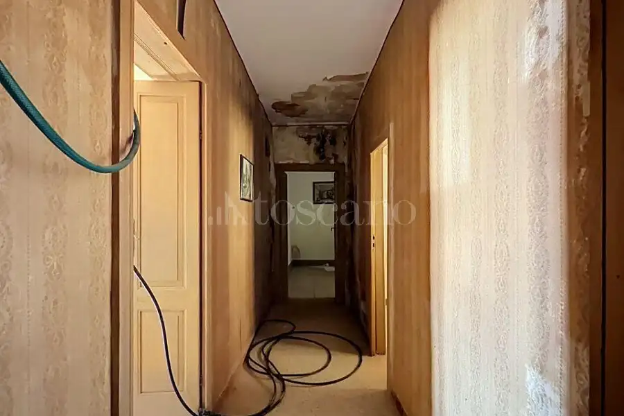 Casa Indipendente in vendita di 630 mq a €260.000 (rif. 190/2026)