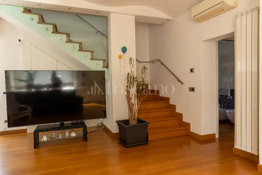 Villino a Schiera in vendita di 216 mq a €779.000 (rif. 114/2025)