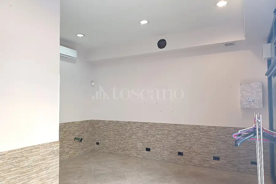 Negozio in vendita di 52 mq a €149.000 (rif. 17/2025)