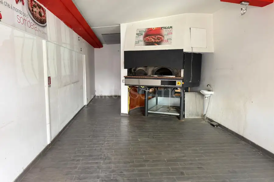 Negozio in vendita di 230 mq a €495.000 (rif. 6/2026)