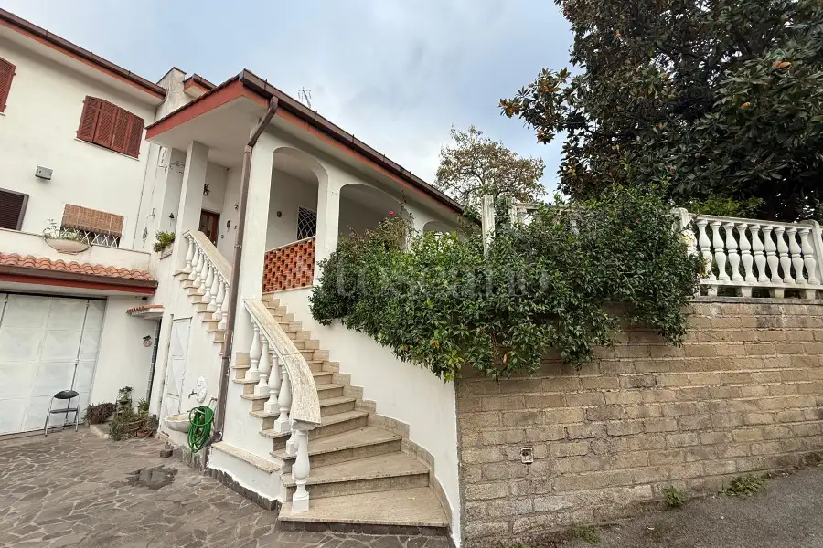 Villa Bifamiliare in vendita di 354 mq a €799.000 (rif. 13/2025)