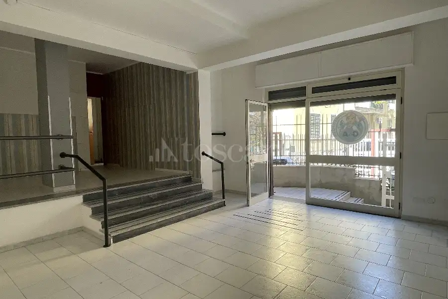 Negozio in affitto di 60 mq a €550 (rif. 26/2025)