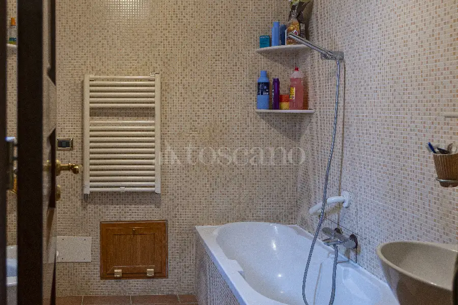 Villa in vendita di 920 mq a €1.800.000 (rif. 43/2025)
