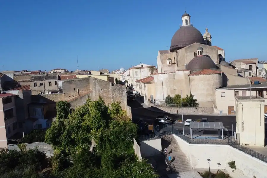 Casa Indipendente in vendita di 630 mq a €260.000 (rif. 190/2026)