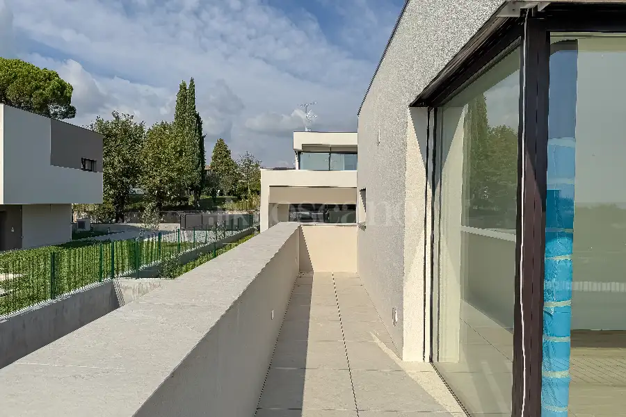 Villa in vendita di 292 mq a €1.590.000 (rif. 12/2025)