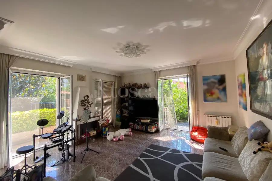 Villa Bifamiliare in vendita di 220 mq a €665.000 (rif. 44/2025)