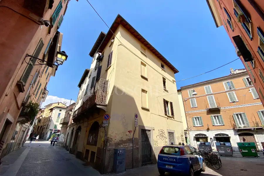 Palazzo in vendita di 250 mq a €550.000 (rif. 32/2026)