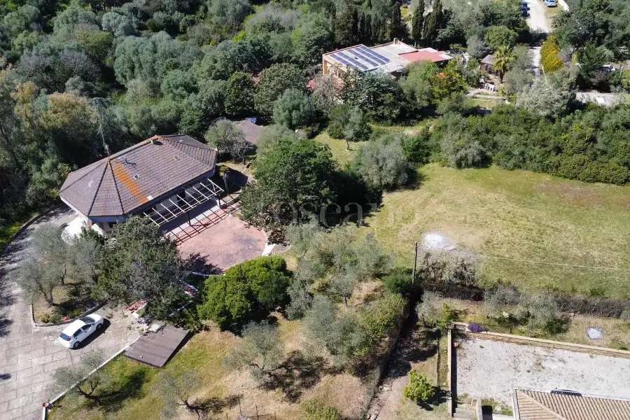 Casa Indipendente in vendita di 300 mq a €330.000 (rif. 24/2026)