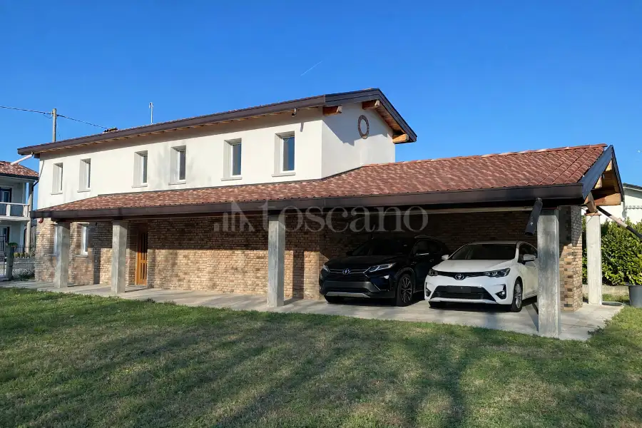 Casa Indipendente in vendita di 196 mq a €235.000 (rif. 2/2026)