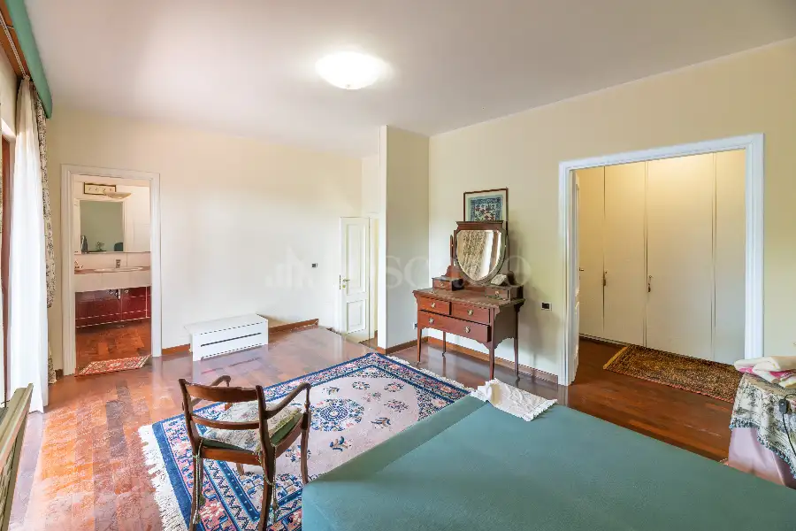 Villa Bifamiliare in vendita di 420 mq a €770.000 (rif. 16/2025)