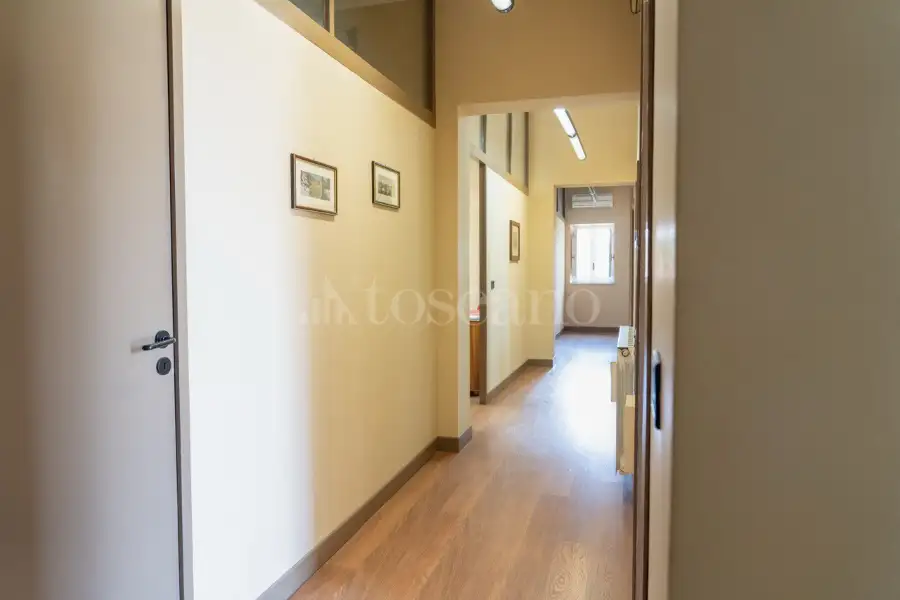 Villa in vendita di 420 mq a €1.050.000 (rif. 127/2025)