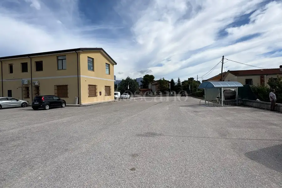 Capannone in affitto di 300 mq a €3.500 (rif. 75/2026)