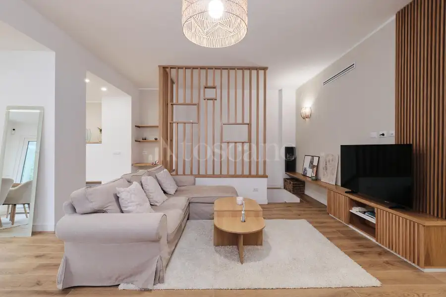Villa in vendita di 259 mq a €1.100.000 (rif. 2/2026)
