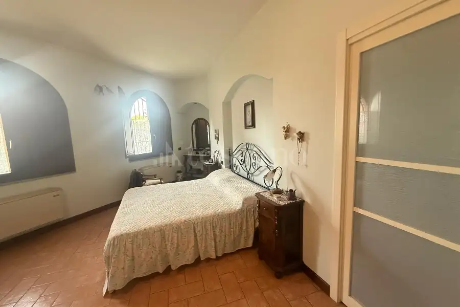 Casa Indipendente in vendita di 332 mq a €655.000 (rif. 52/2026)