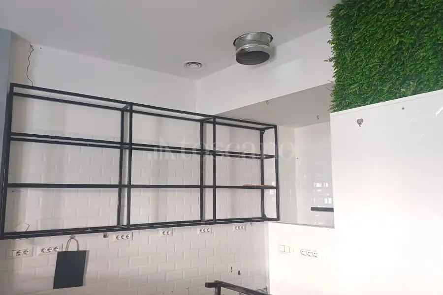 Negozio in affitto di 56 mq a €1.300 (rif. 8/2026)