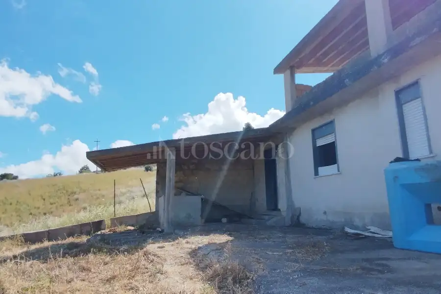 Villa in vendita di 230 mq a €97.000 (rif. 11/2025)