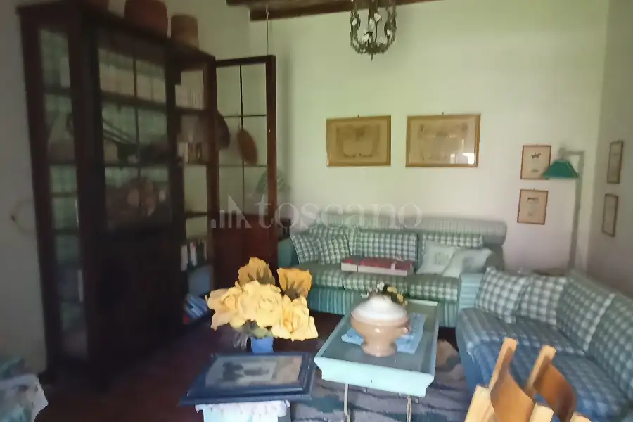 Casa in vendita di 480 mq a €450.000 (rif. 37/2026)