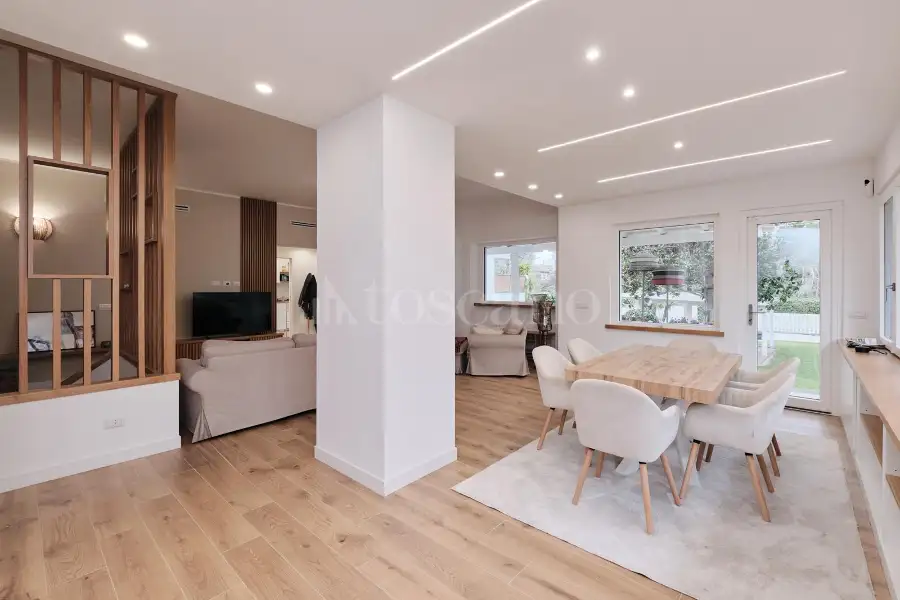 Villa in vendita di 259 mq a €1.100.000 (rif. 2/2026)