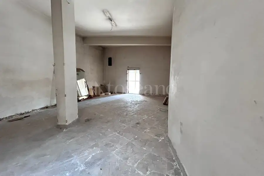 Stabile Uso Ufficio in vendita di 180 mq a €85.000 (rif. 108/2025)
