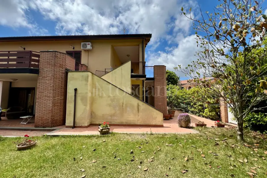 Villa Bifamiliare in vendita di 287 mq a €415.000 (rif. 87/2025)