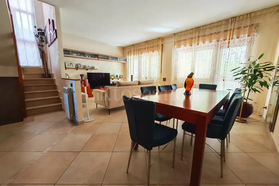 Villino a Schiera in vendita di 210 mq a €329.000 (rif. 48/2026)